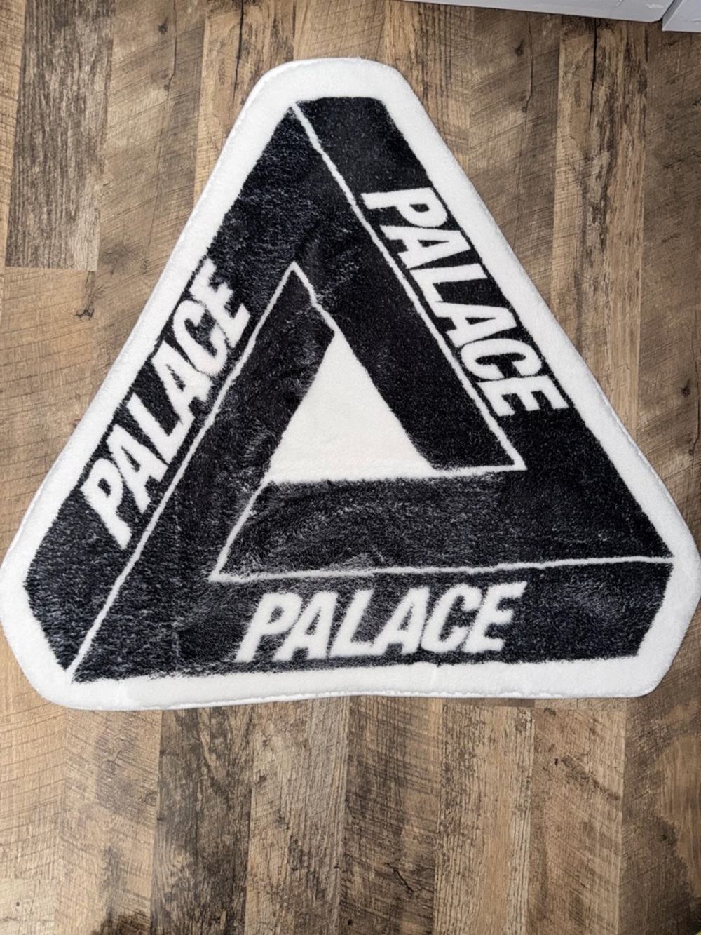 PALACE Black and White Triangular Tufted Rug